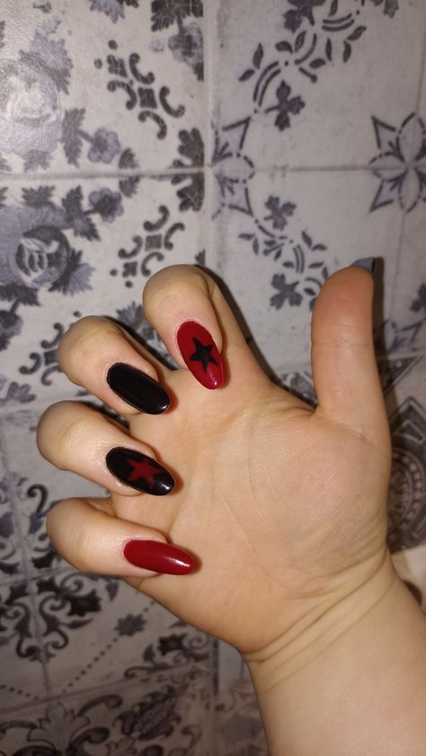 Dark Red And Black Nails Acrylic, Red And Black Nails Simple, Nail Ideas Gothic, Black And Red Nails Ideas Short, Black And Dark Red Nails, Black Red Nails Design, Dark Red And Black Nails, Black Nail Inspo, Red And Black Nail