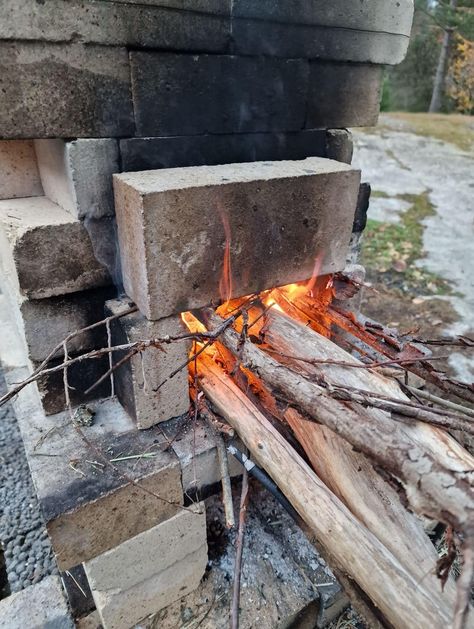 How to build a wood fired ceramic kiln - wood Fire Ceramic Pottery Wheel Diy, Pottery Barn Table, Wood Fired Pottery, Barn Table, Ancient Greek Pottery, Ceramic Kiln, Metal Outdoor Furniture, Pottery Kiln, Wood Kiln