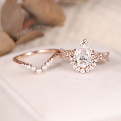 IGI Certified Lab-Grown Diamond Bridal Sets, 2-Piece Pear Shaped Engagement Rings in Vintage Rose Gold. Featuring Floral and Infinity Designs, These Diamond Promise Gift Sets Offer Timeless Vintage Elegance. ✦ Handmade, high-quality item ✦ Material: SOLID 10K/14K/18K GOLD ( can be made in yellow/white/rose gold ) ✦Engagement ring ✦ Center stone: lab-grown diamond  ✦ Size/Weight: select from the drop-down menu ✦ Color: E/VS2 ✦ Cut: Pear Shaped ✦ Side stones: lab-grown diamond  ✦ Weight: About 0.4 Wedding Ring Sets Pear Shaped, Bridal Diamond Set, Vintage Pear Wedding Rings, Pear Vintage Engagement Ring, Vintage Style Engagement Rings Gold, Wedding Bands For Pear Shaped Rings, White Gold Vintage Engagement Rings, Nature Inspired Engagement Rings, Rose Gold Engagement Ring Set