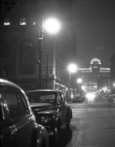 chicago Dieselpunk Art, Film Noir Photography, Noir Detective, Detective Aesthetic, Chicago Street, Cloud Atlas, Photo Arts, Chicago History, My Kind Of Town