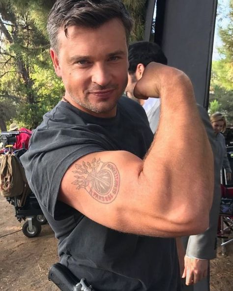 8 curtidas, 1 comentários - Yvonne85 (@smallvillesupernaturallucifer) no Instagram: “Marcus Pierce @tomwelling in Lucifer series 💪💪💪🔥🔥🔥💖💖💖😎 Follow @tomwelling #tom #tomwelling…” Marcus Pierce, Smallville Clark Kent, Tom Welling Smallville, Lucifer Series, Imaginary Boyfriend, Teen Tv, Tom Welling, Hey Handsome, Hate Men