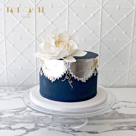 G Royal Blue Cake, Cupcake Towers, Wedding Cake Navy, Single Tier Cake, Sweet 16 Cakes, 16 Cake, Silver Cake, Edible Wedding Favors, Blue Cakes