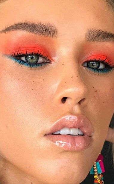 Colorful Festival Makeup, Bright Eye Makeup Tutorial, Colour Makeup Looks, Fun Makeup Ideas Colorful Easy, Maximalist Eye Makeup, Colorful Make Up, Make Up Disco, Bright Colorful Eye Makeup, Pop Of Color Eyeshadow