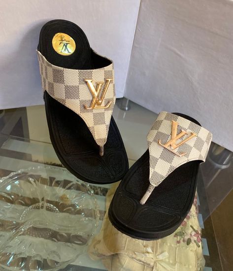 Lv Flip Flops, Louis Vuitton Flip Flops, Louis Vuttion, High Heels Classy, Clear Sandals, Ladies Footwear, Crystal Sandals, Designer Flats, Closet Organizer