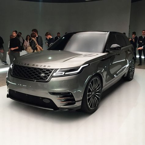 RR Velar New Range Rover, Dream Cars Range Rovers, Tmax Yamaha, The New Range Rover, Range Rover Car, Luxury Cars Range Rover, Range Rover Velar, Future Cars, Lux Cars