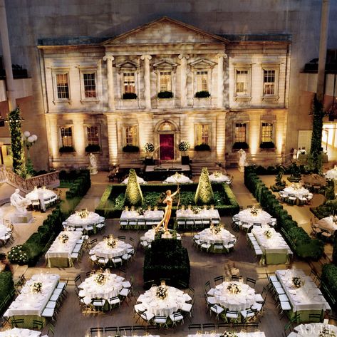 Inside the Met Gala: The Most Stunning Interiors | Vogue Unique Event Ideas, Party Planning 101, Gala Decorations, Gala Themes, Gala Ideas, Wedding Themes Summer, Gala Party, Gala Event, Met Ball