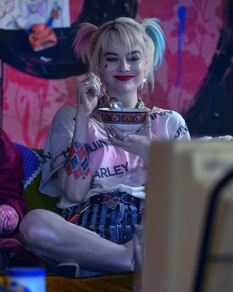 Harley Quinn, A Woman, On Twitter, Makeup, Twitter, Hair, Blue, Make Up