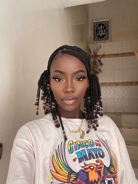 Short Knotless Braids With Beads Medium, Blackwomen Hairstyle Braids, Y2k Hairstyles Braids Beads, Small Box Braids With Beads, Medium Length Braids With Beads, Braids With Beads Hairstyles, Beads Hairstyles, Short Box Braids Hairstyles, Short Box Braids