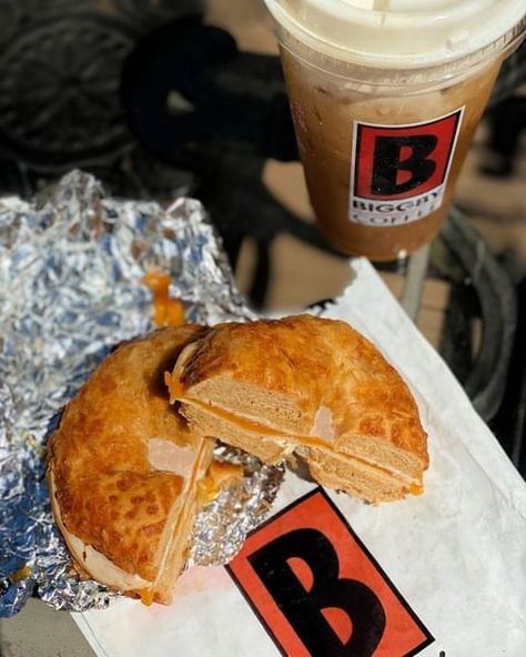 You are my everything bagel! Order now from the extensive menu of Biggby Coffee - Troy, MI 📸: Biggby Coffee #halalrun #eathalal #halalfood Biggby Coffee, Growing Coffee, Halal Food, Halal Recipes, You Are My Everything, My Everything, Everything Bagel, Coffee Coffee, Fast Growing