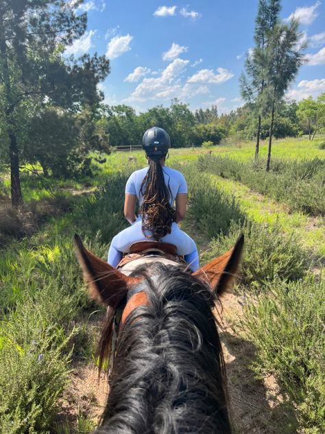 Horse Back Riding Black Women, Horse Back Riding Asethic, Horse Riding Date, Beginner Horse Riding, Top Achiever, Equestrian Motivation, Riding Aesthetic, Relaxed Woman, Inktober Ideas