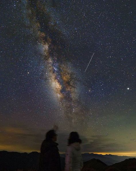 Meteor Shower Aesthetic, Texas Aesthetic, Alphabet Dating, My Goal In Life, Sky Full Of Stars, Sky Full, Insta Ideas, Light Pollution, Meteor Shower