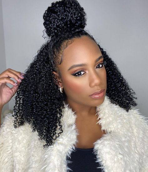 Hairstyle with Curly Clip-In Extensions for Black Women Clip In Extensions Black Women, Pineapple Natural Hair, Curly Clip In Hairstyles, Clip In Hairstyles, Curly Clip In Extensions, Extensions Black Women, Half Up Top Knot, Pineapple Hairstyle, Nails Aesthetics