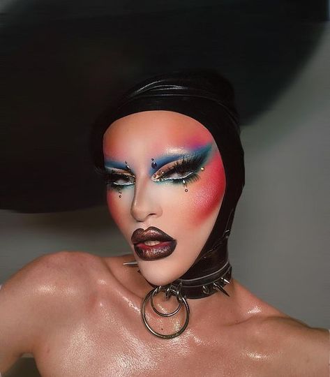 Colorful Drag Makeup, Black Drag Makeup, Black Drag Queen Makeup, Red Drag Makeup, Drag Queen Makeup Looks, Krystal Versace, Vogue Party, Big Makeup, Gore Makeup