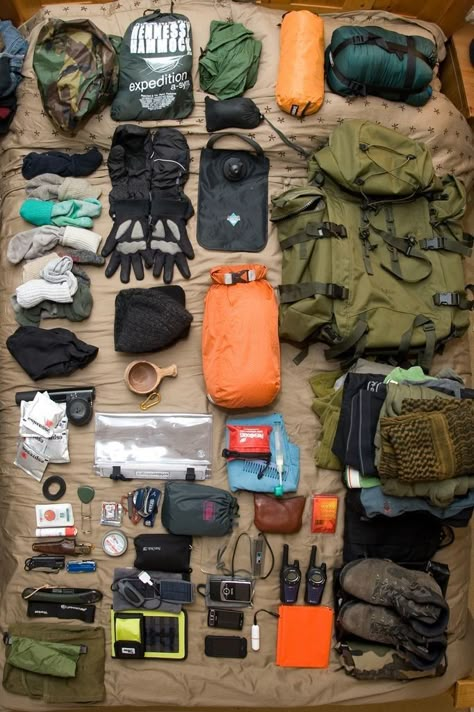 Echipament Tactic, Bushcraft Kit, Camping Bedarf, Survival Items, Bushcraft Gear, Survival Bag, Bushcraft Camping, Survival Equipment, Backpacking Gear