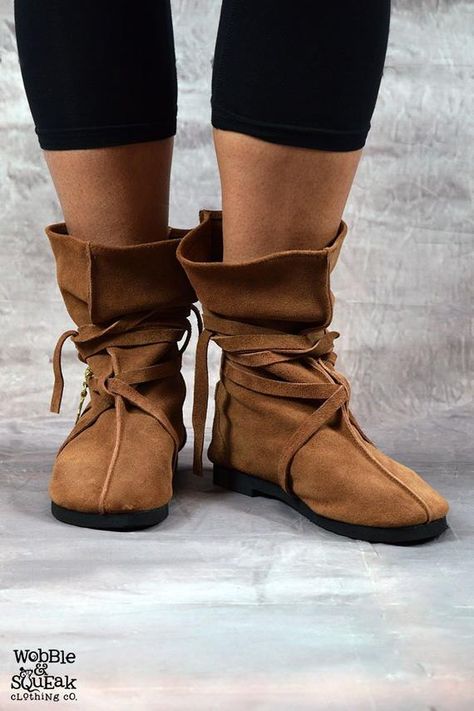 Hey, I found this really awesome Etsy listing at https://www.etsy.com/listing/683833586/slouch-boots-cosplay-tribal-hippy-pixie Casual Fantasy Clothing, Psytrance Festival, Pixie Boots, Desert Shoes, Elf Boots, Gender Fluid Fashion, Medieval Woman, Slouch Boots, Cosplay Boots