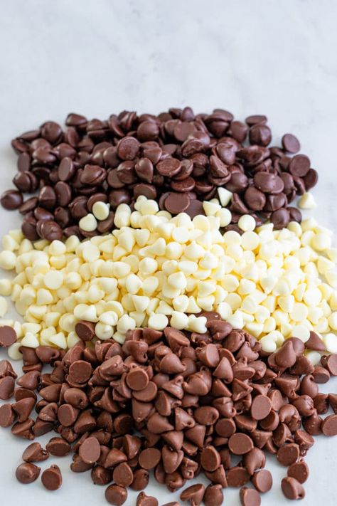 All about what the different kinds of chocolate chips Chocolate Cookie Recipe, Cookies Chewy, Triple Chocolate Cookies, Chewy Chocolate Cookies, Chocolate Melting Wafers, Types Of Chocolate, Mexican Hot Chocolate, Choco Chips, Almond Bark