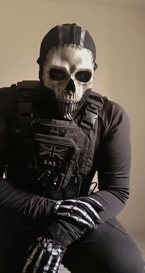 Ghost Simon Riley Cosplay, Simon Riley Cosplay, Simon Ghost Riley Cosplay, Ghost Cod Mask, Ghost Cosplay Call Of Duty, Ghost Costume Men, Inquisitor Ghost, Ghost Cod Mw2, Ghost Cod Cosplay