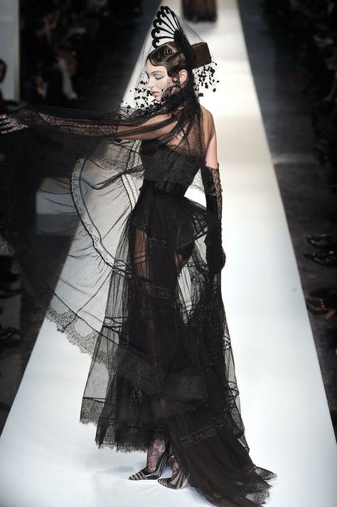 Gaultier Couture, Jean Paul Gaultier Haute Couture, Paul Gaultier Spring, Hussein Chalayan, Runway Fashion Couture, Julien Macdonald, Couture Mode, Fashion Weeks, Paul Gaultier