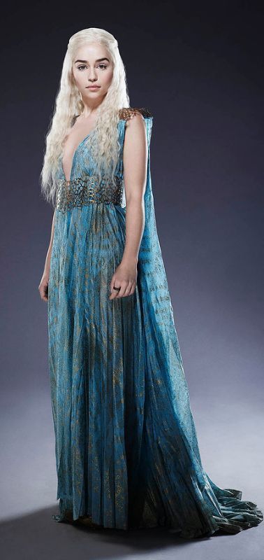 Game Of Thrones Daenerys Targaryen Daenerys Targaryen Qarth, Game Of Thrones Halloween, Got Costumes, Dating Sims, Game Of Thrones Costumes, Game Of Throne Daenerys, Gra O Tron, Marine Uniform, Fantasias Halloween