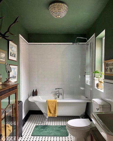 Benjamin Moore Peale Green Paint Color - Interiors By Color Drømme Bad, Beautiful Bathtubs, Bad Inspiration, Decor Baie, Tile Trends, White Floors, Green Bathroom, Bath Tub, Home Design Decor