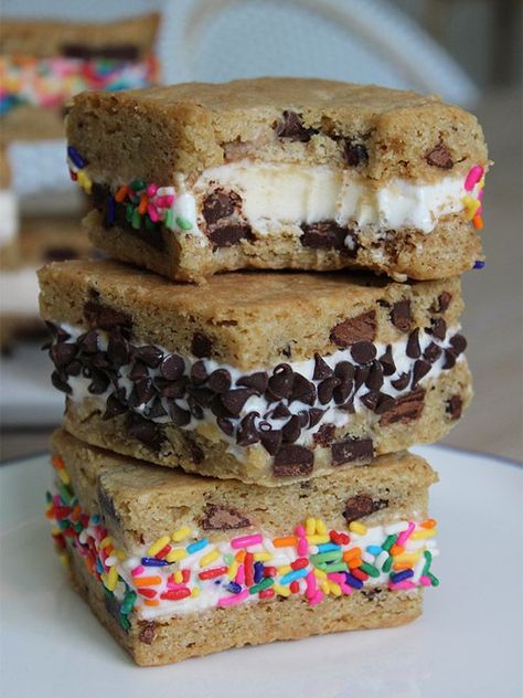 Spaghetti Eis Dessert, Cookie Ice Cream Sandwiches, Ice Cream Sandwiches Recipe, Cookie Ice Cream, Cookie Sandwich, Ice Cream Cookie Sandwich, Ice Cream Sandwiches, Barefoot Contessa, Ice Cream Treats