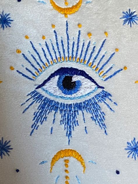 Evil Eye Embroidery Pattern, Embroidered Evil Eye, Surreal Embroidery, Witch Embroidery Ideas, Evil Eye Embroidery, Eyes Embroidery, Eye Embroidery, Clothes Embroidery Diy, Denim Embroidery