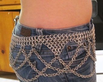 Chainmail Belt, Arwen Lotr, Rings Outfit, Amazing Thoughts, Scale Maille, Chainmail Patterns, Outfit For Christmas, Belly Dance Belt, Wire Ideas