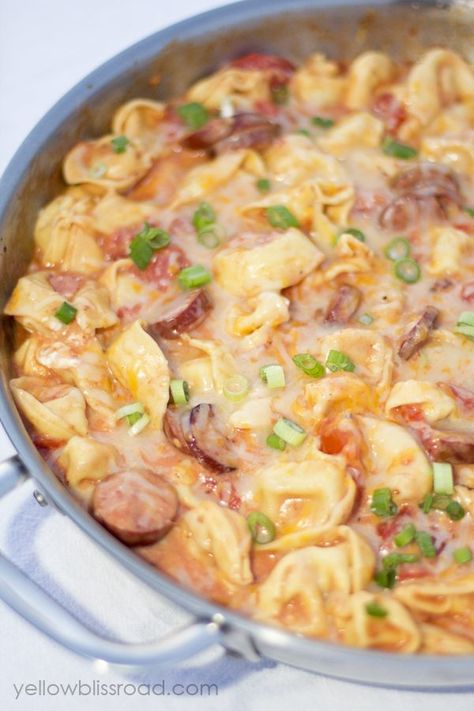 one pot tortellini sausage tomatoe cream sauce Tomato Cream Sauce, Resep Pasta, Sausage Tortellini, Fettuccine Alfredo, Sausage Pasta, Kielbasa, Goulash, Rigatoni, Slow Cooking