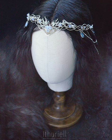 • Moonchild • Crown yourself with moonlight and stardust ✨ #fantasyfashion #crown #nightcourt #fairycore #darkfantasy #ethereal #lordoftherings #wearableart #weddingcrown Fantasy Head Piece, Silver Moon Crown, Elf Crown Aesthetic, Fantasy Crown Aesthetic, Fantasy Crown Art, Ethereal Headpiece, Moonstone Tiara, Ethereal Accessories, Fairycore Accessories