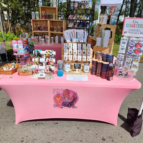 Small Business Stand Display, Nail Vendor Booth, Craft Fair Cup Display, Beauty Vendor Booth Ideas, Festival Vendor Set Up, Koozie Display Craft Show, Selling Stand Ideas, Vendor Table Display Ideas Craft Booths, Vendor Table Set Up