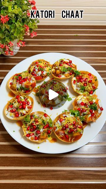 @cook.withsingh on Instagram: "Katori chaat recipe 😋❤️ . . . . . . . . . . . . #reels #instagram #katorichaatrecipe #katorichaat #katorichaat #easykatorichaatrecipe #tokrichaat #foodreels #homemadefood" Katori Chaat Recipe, Katori Chat, Papri Chaat Recipe, Katori Chaat, Chaat Recipe, Reels Instagram, December 1, Street Food, Rolls