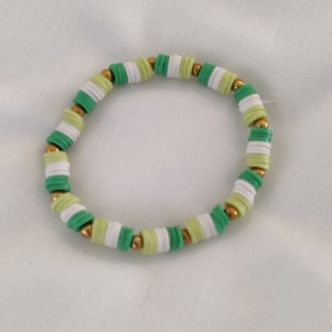 Green Slush Breaded Bracelet Cute Green Bracelet Ideas, Green Clay Bead Bracelet Ideas, Bread Bracelet, Bracelets Preppy, Clay Bracelets, Clay Bead Necklace, Preppy Bracelets, Bracelet Stand, Bracelet Inspo