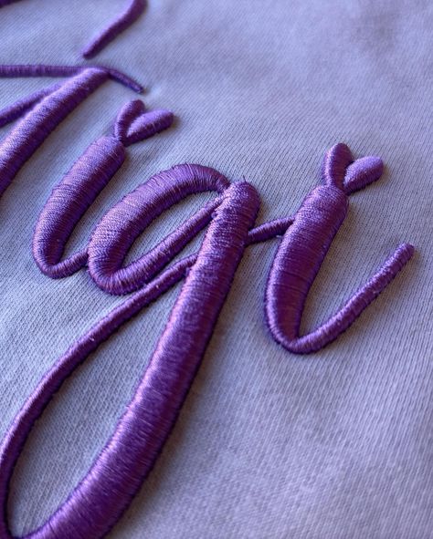 Vinyl And Embroidery Shirt, 3d Puff Embroidery, Puff Embroidery Designs, Frozen Fonts, Sweatshirts Embroidery, July Inspiration, Puff Embroidery, Print Techniques, Diy Embroidery Patterns