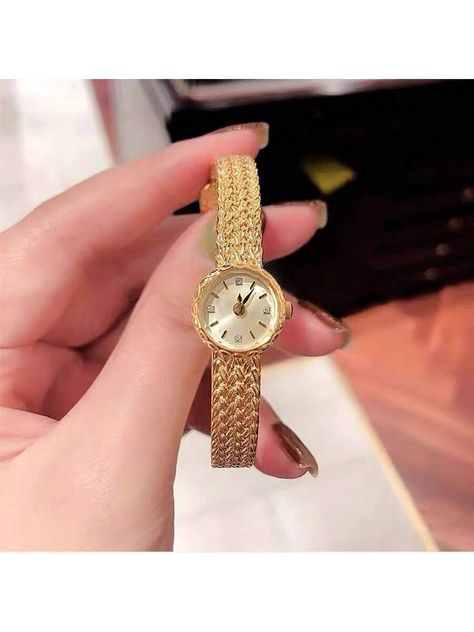 1pc Vintage Style Small Dial Quartz Women's Watch With Copper StrapI discovered amazing products on SHEIN.com, come check them out! Gold Watches, Gold Watches Women, Women's Watches, Women Wrist Watch, Women's Watch, Wrist Watches, Vintage Stil, Quartz Watch, Gold Watch