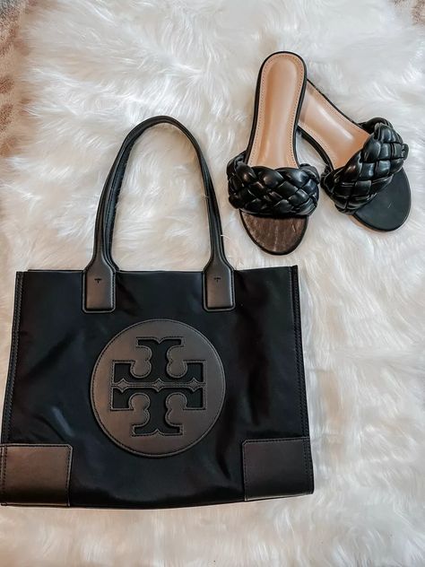 Tory Burch Tote Bag, Tote Bag Outfit, Tory Burch Tote, Tory Burch Bag Totes, Bag Outfit, Pool Bags, Braided Sandals, Weekender Bag, Daily Outfits