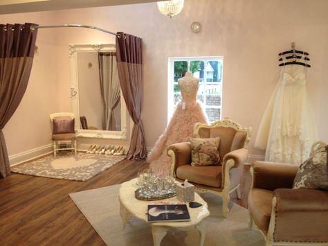 Bridal Suite Room, Dressing Room Interior, Bridal Shop Interior, Boutique Window Displays, Bridal Boutique Interior, Room Interior Ideas, Boutique Decor, Fitting Room, Boutique Interior