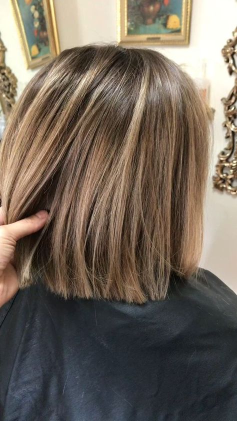 Shoulder Length Bob Hairstyles, Brown Hair Balayage, Mom Hairstyles, Short Hair Balayage, Hair Color And Cut, Bob Haircut, Light Hair, Blonde Balayage, Brown Hair Colors