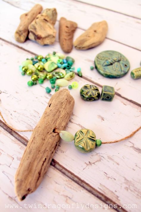 Wood Chimes, Driftwood Keychain, Driftwood Wind Chime, Windchimes Diy, Glass Keychain, Wind Chimes Homemade, Driftwood Ideas, Driftwood Wreath, Driftwood Mobile