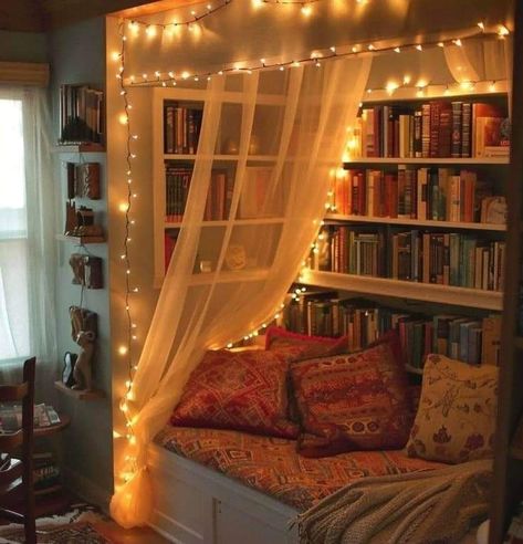 Small Bedroom With Library, Book Rooms Cozy, Bedroom Ideas With Books, Cozy Bedroom Bookshelves, Book Girl Aesthetic Room, Book Girl Room Aesthetic, Booklover Bedroom, Bookish Bedroom Aesthetic, Book Nook Window