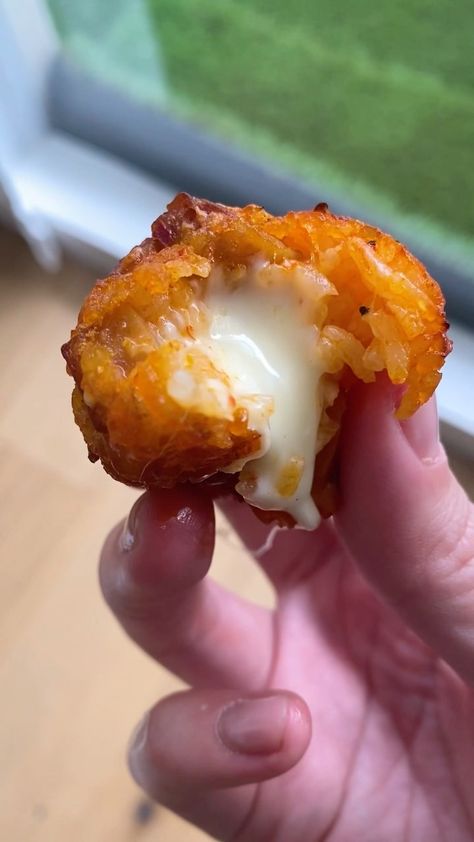 buzzfeedtasty on Instagram: Air Fryer Crispy Kimchi Fried Rice Balls These crispy rice balls combine two amazing ingredients: kimchi and cheese! Not only are they… Fried Rice Balls Recipe, Fried Rice Balls, Kimchi Rice, Kimchi Fried Rice, Half Baked Harvest, Rice Balls, Work Lunch, Balls Recipe, Rice Crispy