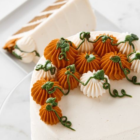 Fall Cake Flavors, Fall Cakes Recipes, Fall Cake Decorating, Fall Cake Decorating Ideas, Fall Cake Ideas, Pumpkin Patch Cake, Fall Cakes Decorating, Thanksgiving Cake, Fall Cake