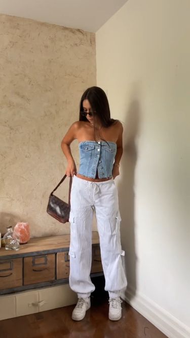 How to style a denim corset top How To Style A Denim Corset Top, Outfits With Denim Corset, Denim Corset Top Diy, Denim Corset Diy, Denim Corset Outfit Ideas, How To Style Corset Tops, Denim Tank Top Outfit, Styling Corset Top, Denim Top Outfit Ideas