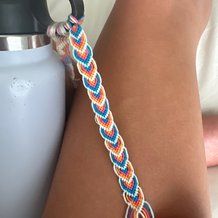 Embroidery Floss Patterns Bracelet, Preppy Friendship Bracelet Patterns, Bracelet Patterns Chevron 3 Colors, Tropical Bracelet Colors, Diamond And X Friendship Bracelet, Classy Friendship Bracelets, Easy Bracelet Designs, Hawaii Bracelet Ideas, String Braclet Inspiration