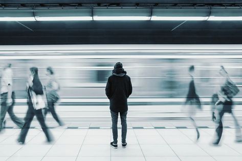 Blurry People, Scared Of Flying, Walking People, Fear Of Flying, Subway Station, U Bahn, Ways To Relax, Long Exposure, Train Station