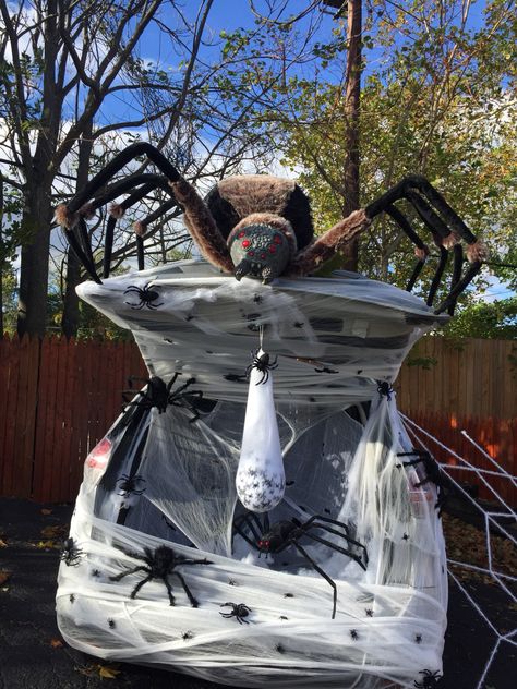 Halloween Trunk Or Treat, Halloween Car Decorations, Trunker Treat Ideas, Spider Theme, Trunk Or Treat Ideas, Halloween Traditions, Adornos Halloween, Treat Ideas, Trunk Or Treat