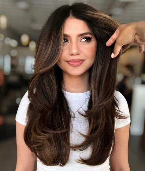 CURTAIN BANG INSPO | 90'S HAIRSTYLE Long Brunette Hair With Layers Straight, Haircut Ideas For Long Hair Layers Brunettes, Brunette Hair Layers, Straight Brunette Hair, Balayage Straight Hair, Haircut Selfie, Photo Hijab, Rambut Brunette, Black Hair Balayage