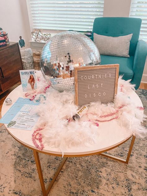 Mamma Mia Disco, Mamma Mia Bachelorette Party, Disco Bachelorette Party, Bachelorette Inspo, Last Disco, Disco Bachelorette, Bachelorette Party Weekend, Cowgirl Bachelorette, Disco Theme