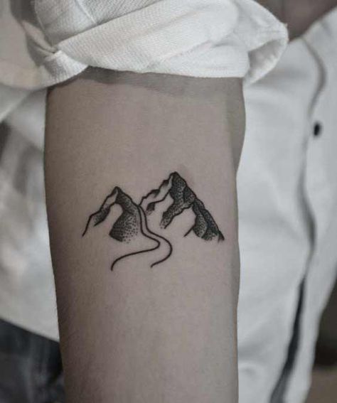 27 Strange, Stunning, And Surreal Ski Tattoos - Mpora Small River Tattoo, River Tattoo Ideas, Road Tattoo, Skiing Tattoo, Desert Tattoo, River Tattoo, Tattoo Ideas Simple, French Tattoo, Tattoo Equipment