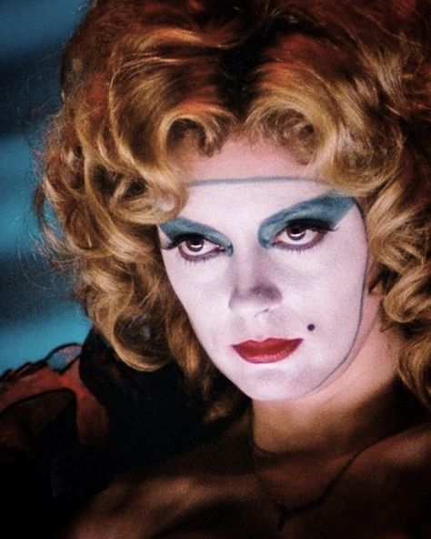 Susan Sarandon in The Rocky Horror Show with MU by Pierre La Roche, 1975 Janet Rocky Horror, Rocky Horror Picture Show Costume, Rocky Horror Costumes, Makeup Zombie, Drag Make-up, Show Makeup, Rocky Horror Show, Horror Pictures, The Rocky Horror Picture Show