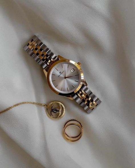 Classy Womens Watches, Trendy Watches Women, Watches Women Simple, Vintage Gold Watch, Pretty Watches, Diy Fashion Scarf, Rolex Watches Women, Trendy Watches, Fancy Watches